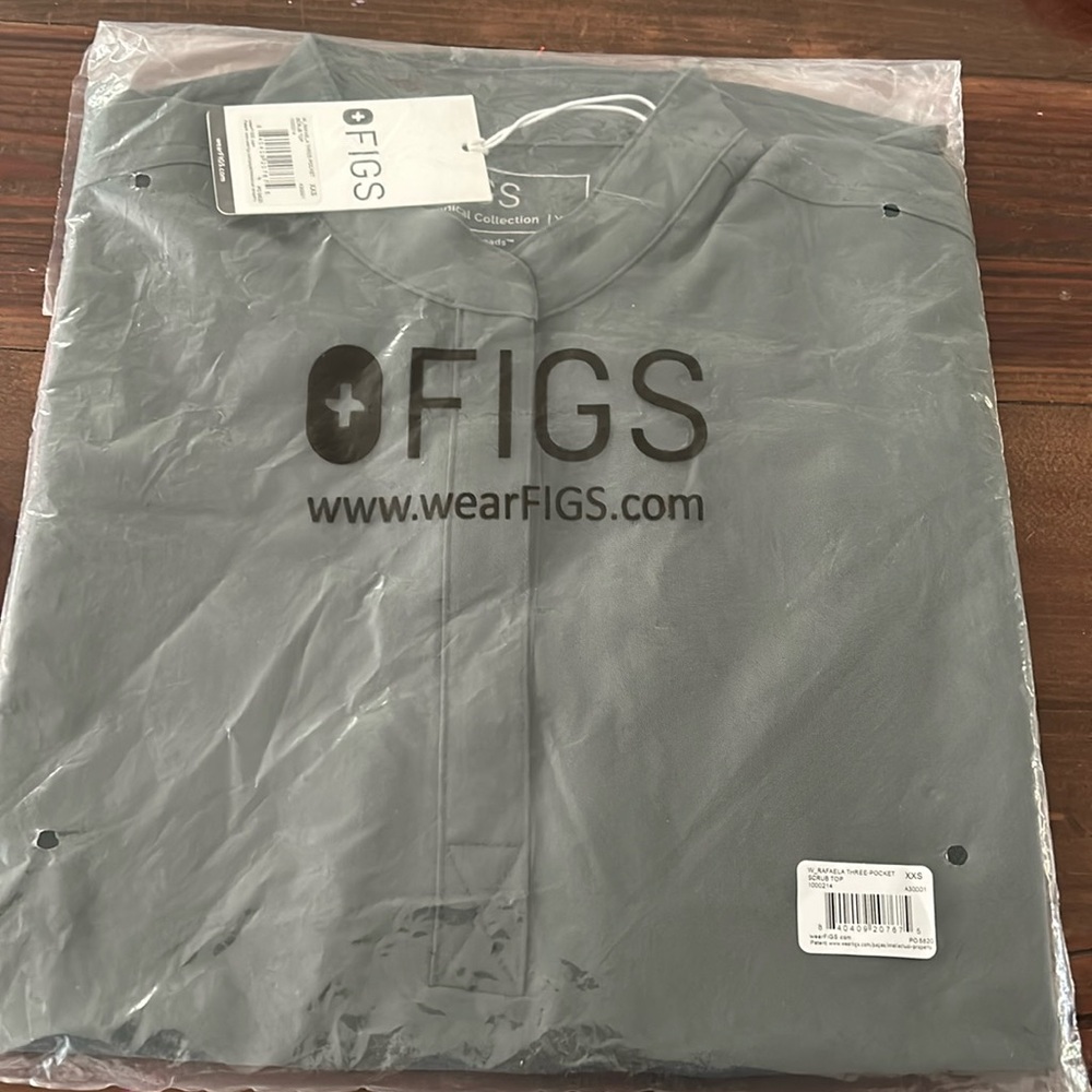 FIGS W_Rafaela Three Pocket Scrub Top